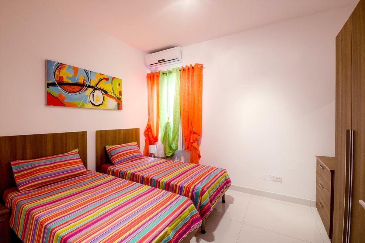 Crescent Court F Apartment St. Paul's Bay Exterior photo